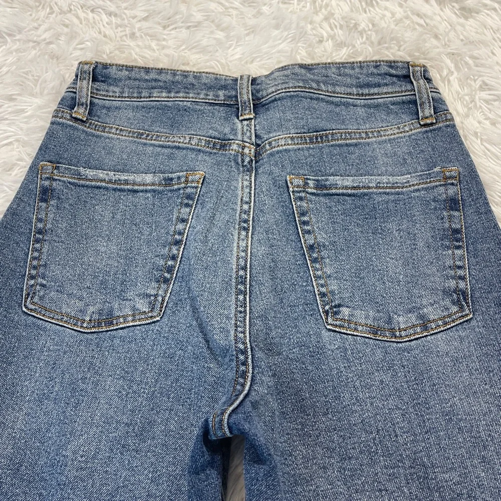 Wild Fable  Distressed Blue Jeans WOMENS 6 HIGH RISE STRAIGHT  BUTTON FLY